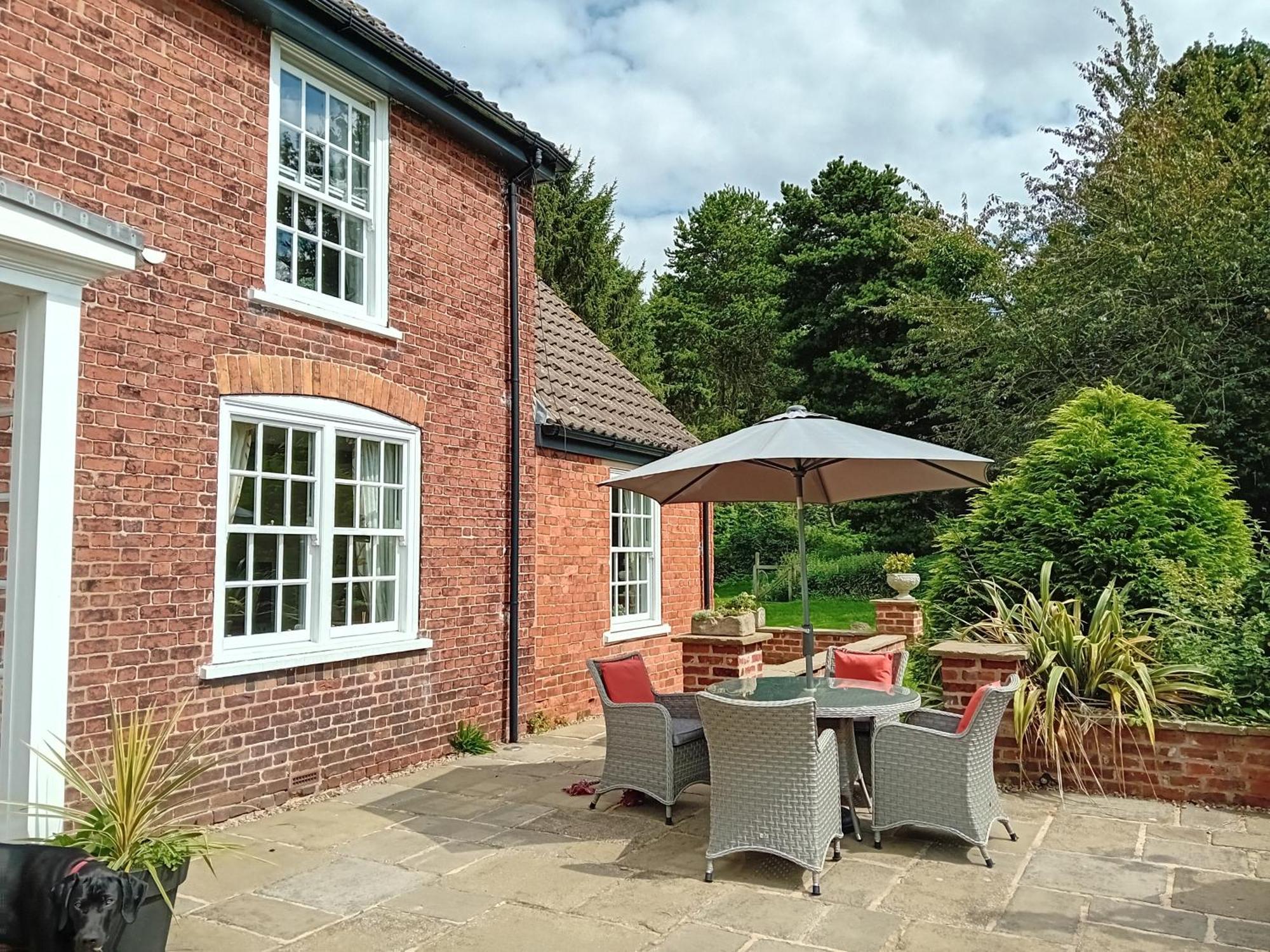 워크솝 Clumber Lane End Farm B&B 외부 사진